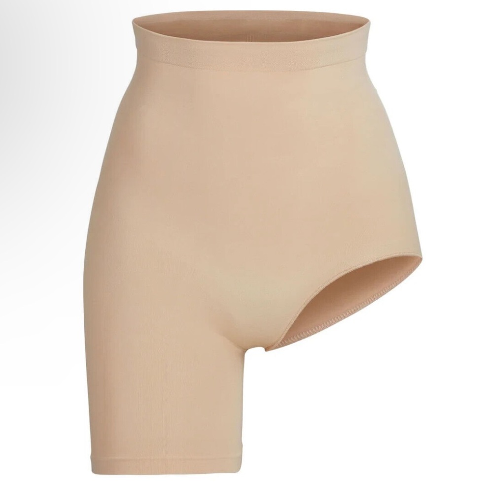 NWOT SKIMS SEAMLESS SCULPT SOLUTION SHORT LEFT LEG EXPOSED CLAY MEDIUM